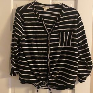 Cute front tie top by Style & Co! Size XL